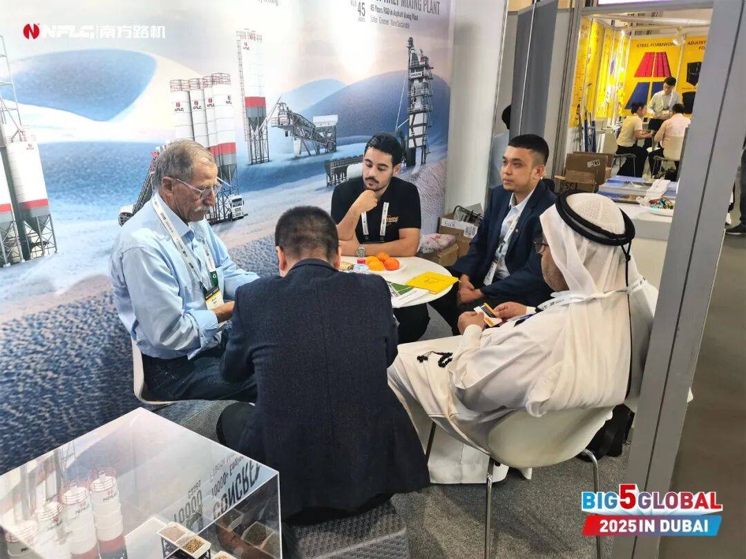 聚焦中东 南方路机再度闪耀迪拜五大行业展览会Big 5 Global 2025