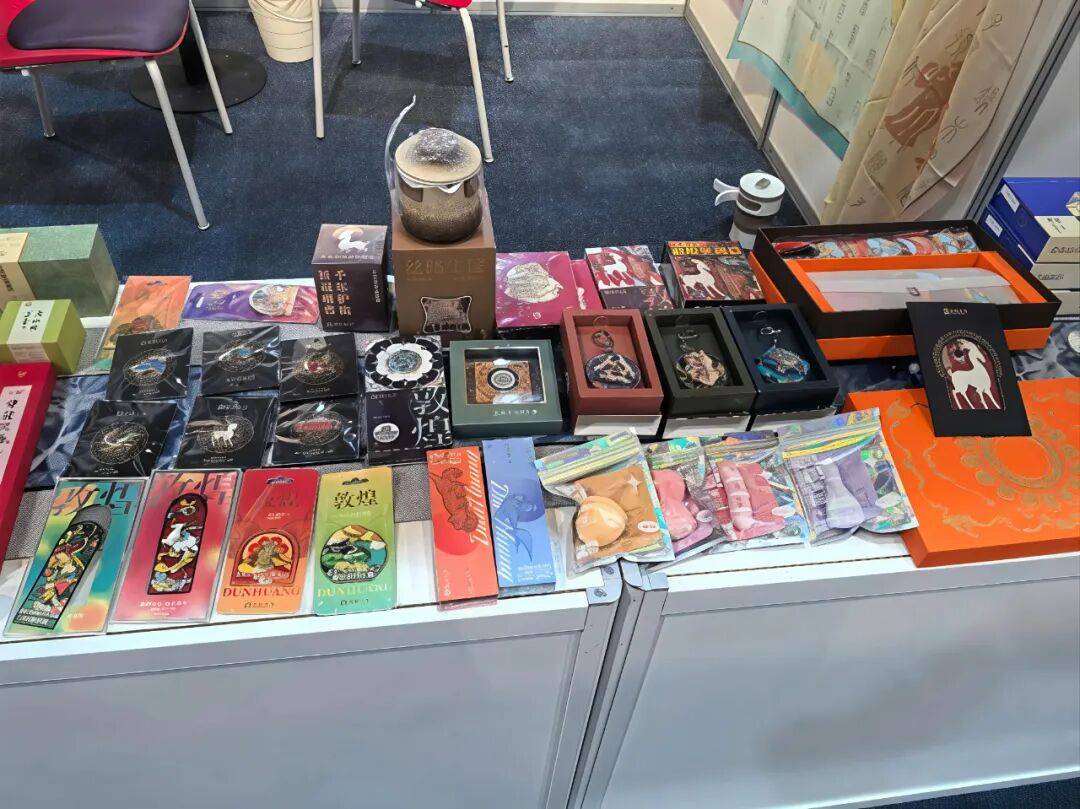 艺述东西 | 中国文化IP出海：敦煌文创产品亮相2025年沙特国际贸易展