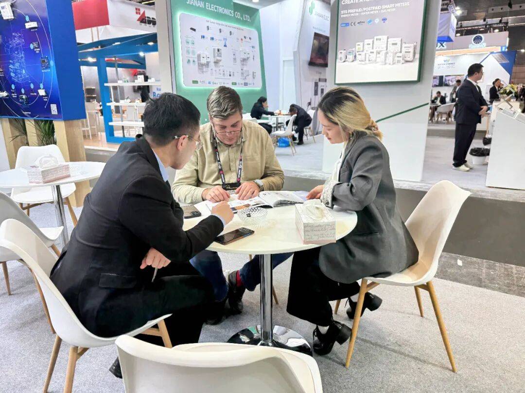 Enlit Europe 2025欧洲电力能源展 | 银河电力对话欧洲电力未来