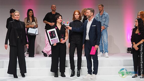 启动2025年度化妆师大奖申请阶段