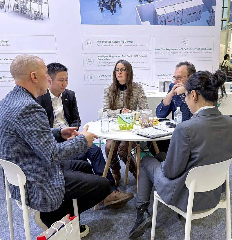 镇田机械参展KHIMIA 2025 进行时|莫斯科展会的温情，源于每一次专业的深度共鸣
