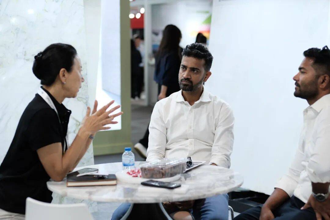 2025年迪拜五大行业展完美落幕，高时石材集团皇家白玉与Quarella人造石惊艳亮相！