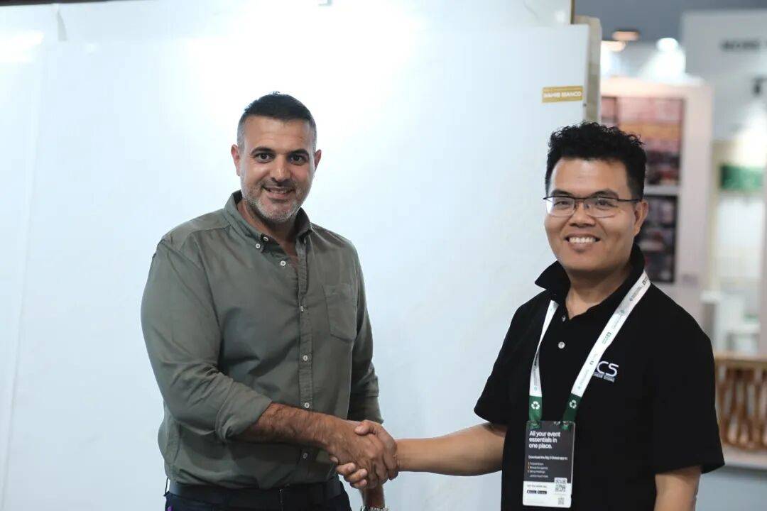 2025年迪拜五大行业展完美落幕，高时石材集团皇家白玉与Quarella人造石惊艳亮相！