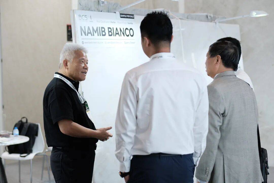 2025年迪拜五大行业展完美落幕，高时石材集团皇家白玉与Quarella人造石惊艳亮相！