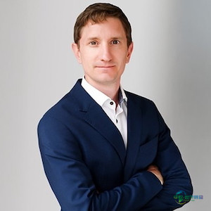 韦斯利·塔克卸任Tracr首席执行官